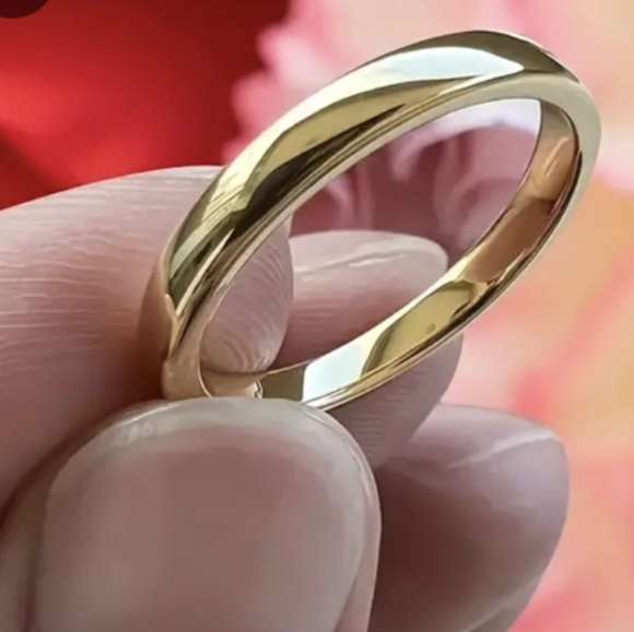Stainless Steel Gold Finger Ring 2mm Women Girl Couple  Plain Wedding Band Sz 8 - Picture 2 of 6